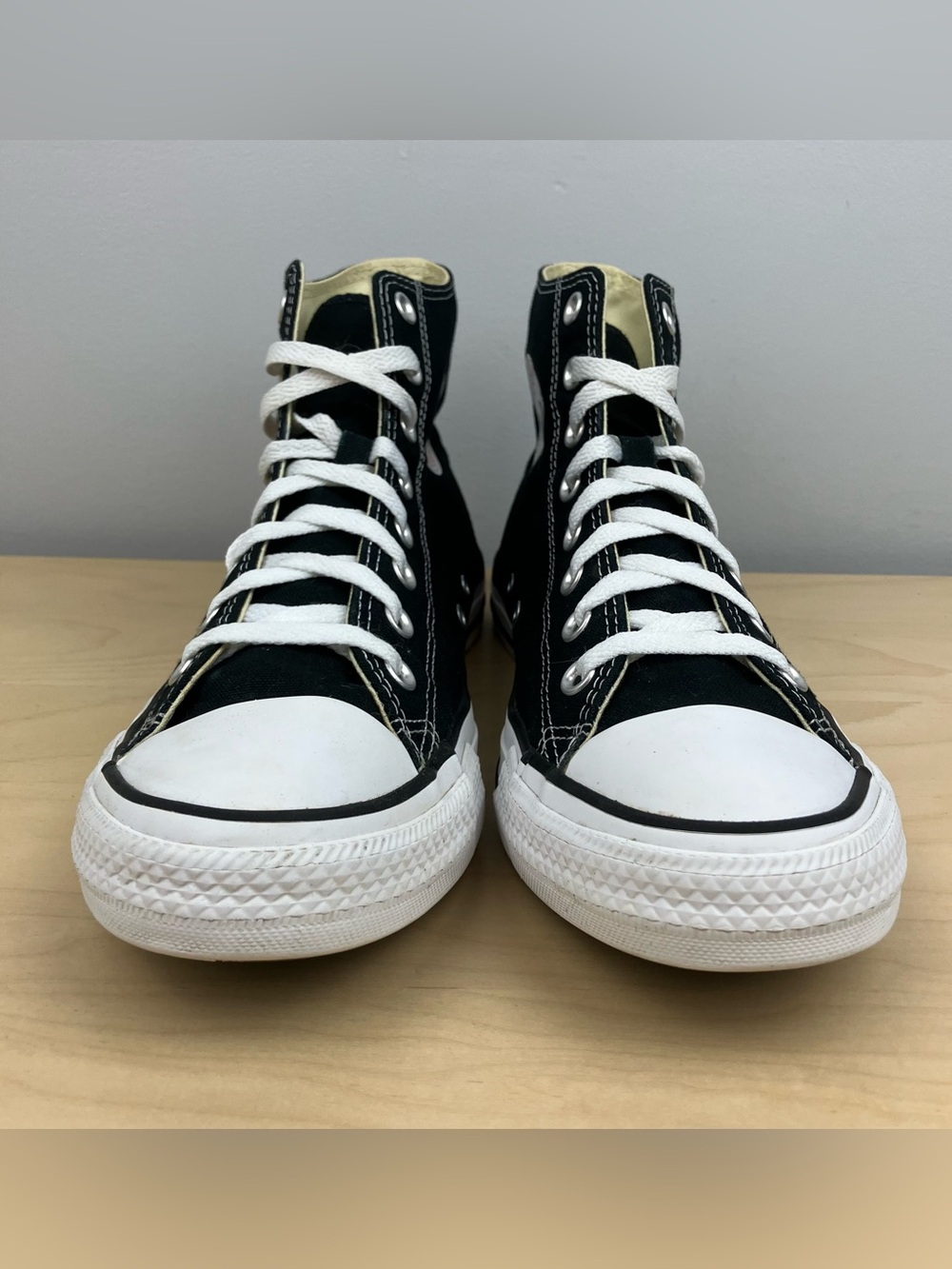 Converse Men’s Size 9.5 All Star Chuck Taylor Hi Top Black & White Shoes - Picture 5 of 10
